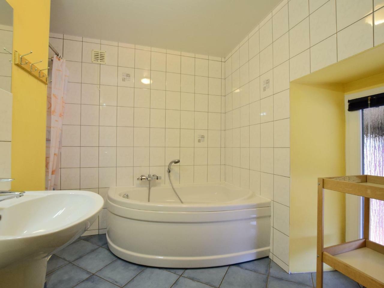 Comfortable Cottage In Neufmoulin With Meadow View Houffalize Εξωτερικό φωτογραφία